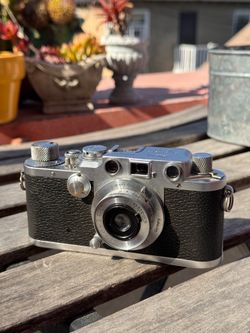 Leica iiiF 35mm rangefinder film camera - red dial
