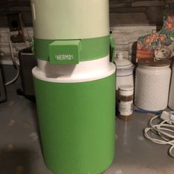 Jug Set Thermos With Pump Looks New