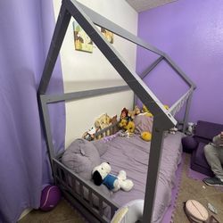 Kid Bed Frame 