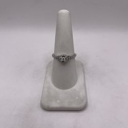 10kt Gold Diamond Engagement Style Ring 