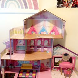 Doll house 