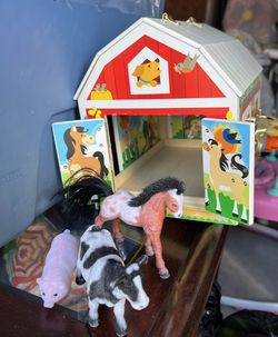 Melissa And Doug Wooden Barn Toy 