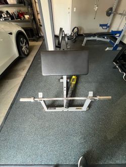 Curl machine comes with one bar