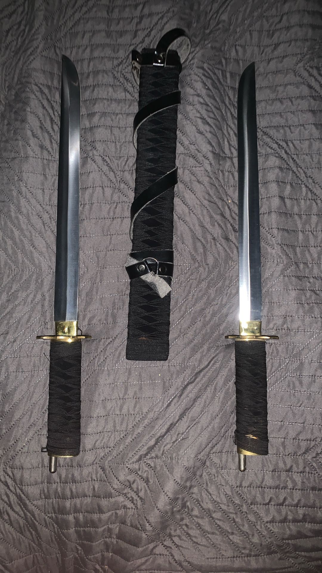 Show Case Sword Set
