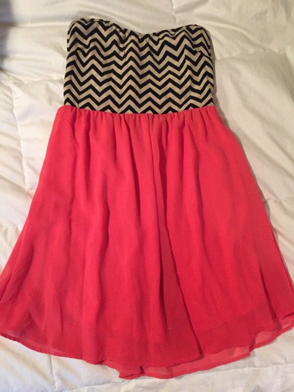 Womens/juniors cute dress