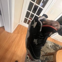 Jordan 4 Bred 