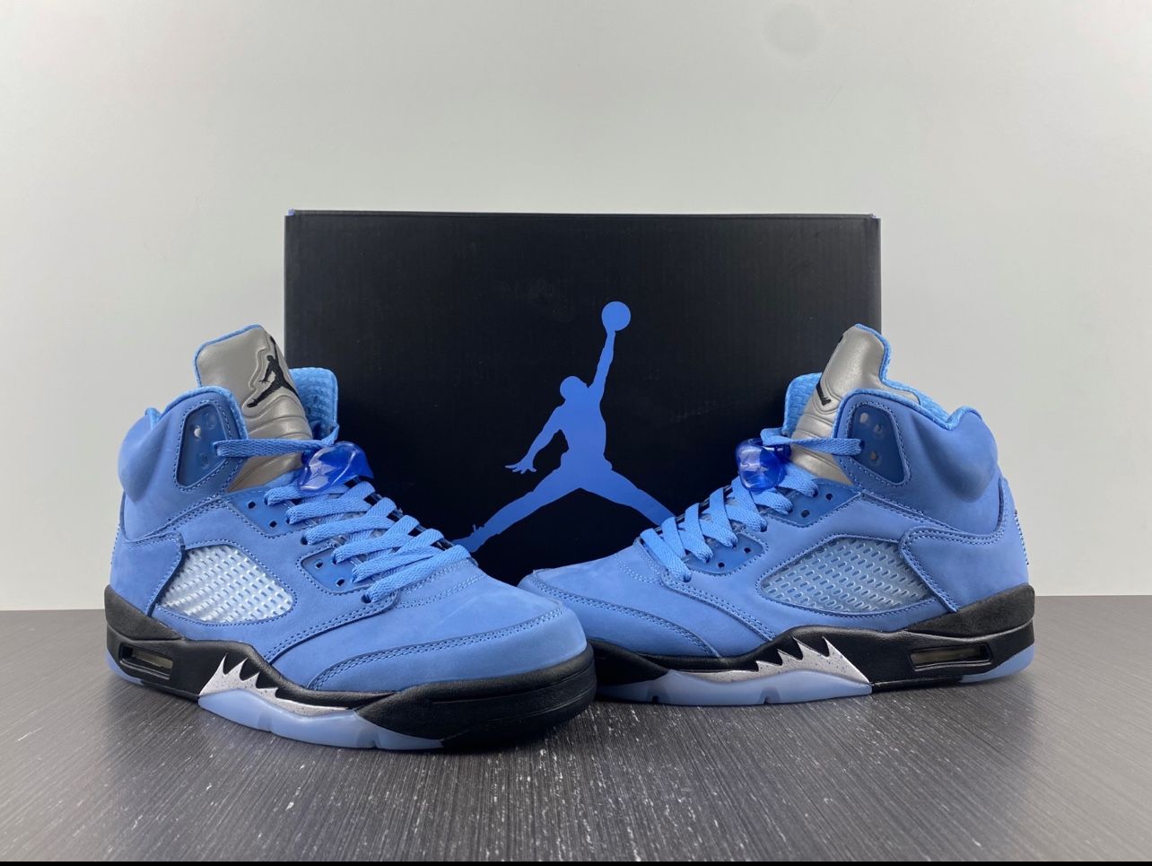 Air Jordans 5 “unc” Size 11 $250