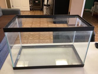FISH TANK 10 GALLONS