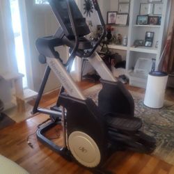 NordicTrack Freestride Trainer FS7i