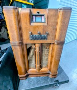 Vintage 1938 Art Deco Floor Console Radio
