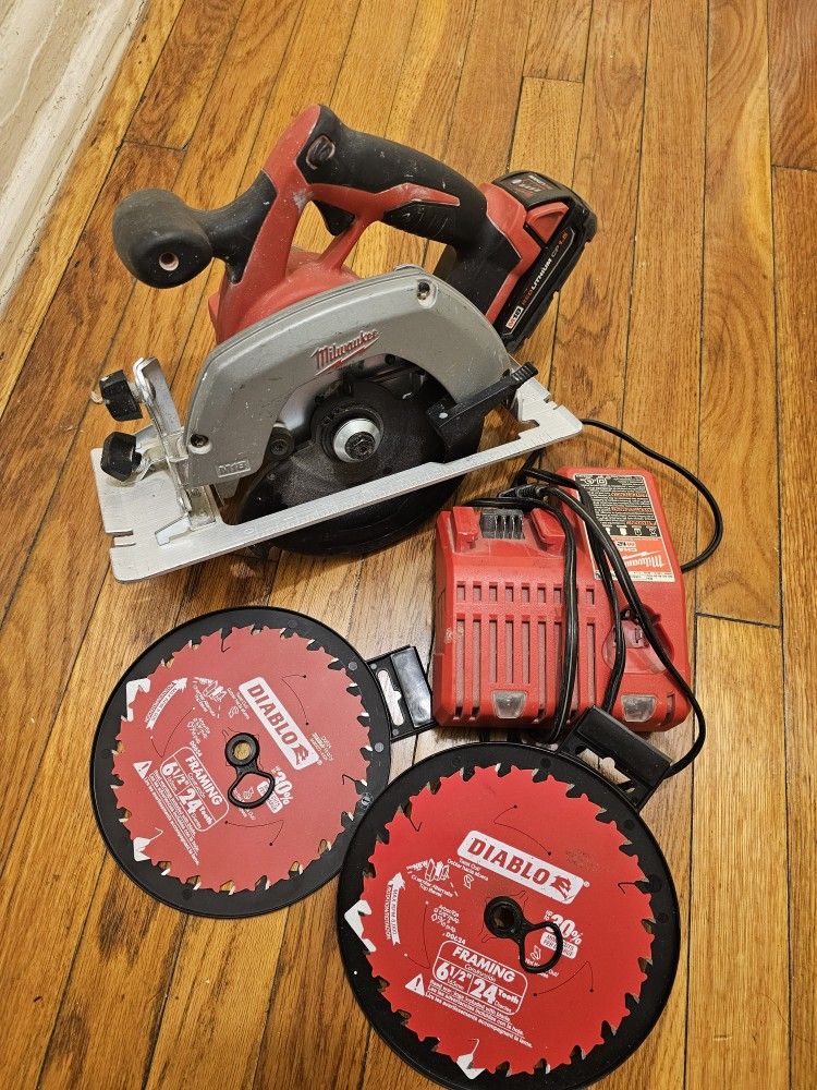 M18 18V Lithium-Ion Cordless 6-1/2 in. Circular Saw (Tool-Only)
