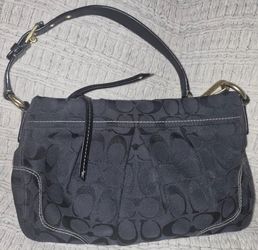 Coach Signature Canvas Shoulder Bag