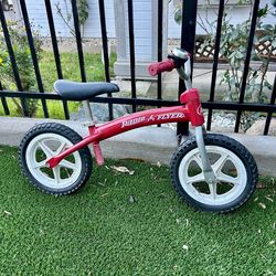 RADIO FLYER KIDS BALANCE BIKE 12” Wheels
