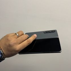 Samsung Galaxy Z Fold 4 256GB Unlocked / Liberado 