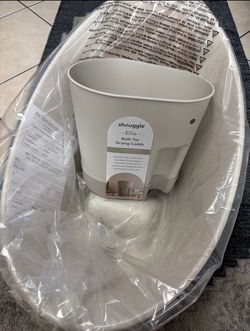 Shnuggle Baby Bath Tub + Ellie Bath Toy Caddy Bundle - $75