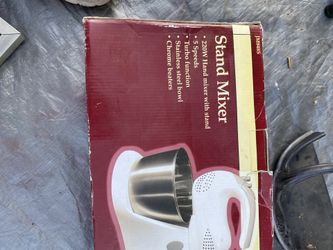 STAND MIXER 20$ obo. METTAL CAR 10$