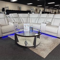 Power Recliner Sectional. 🚚WE DELIVER🚚