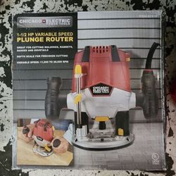 1-1/2 HP 1/4 in. Variable Speed Plunge Router

