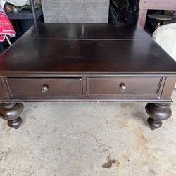 Paula Deen Home Lift Top Tobacco Finish Coffee Table