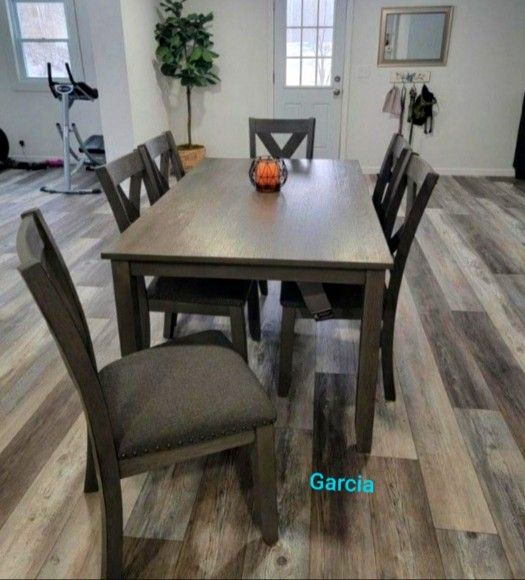 Ashley Brand New | Caitbrook Gray Counter Height Dining Table and Bar Stools (Set of 7)