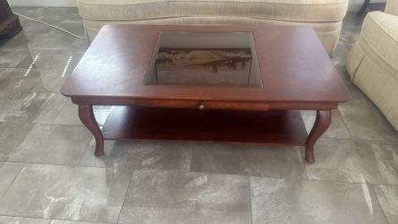 HOT DEAL! Beautiful Coffee Table – Must Go ASAP! 🔥