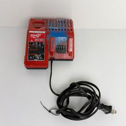 Milwaukee 48-59-1812 18V M12 M18 Charger Used - Working Condition!