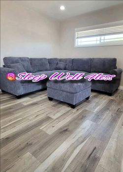 NEW  SECTIONAL SOFA