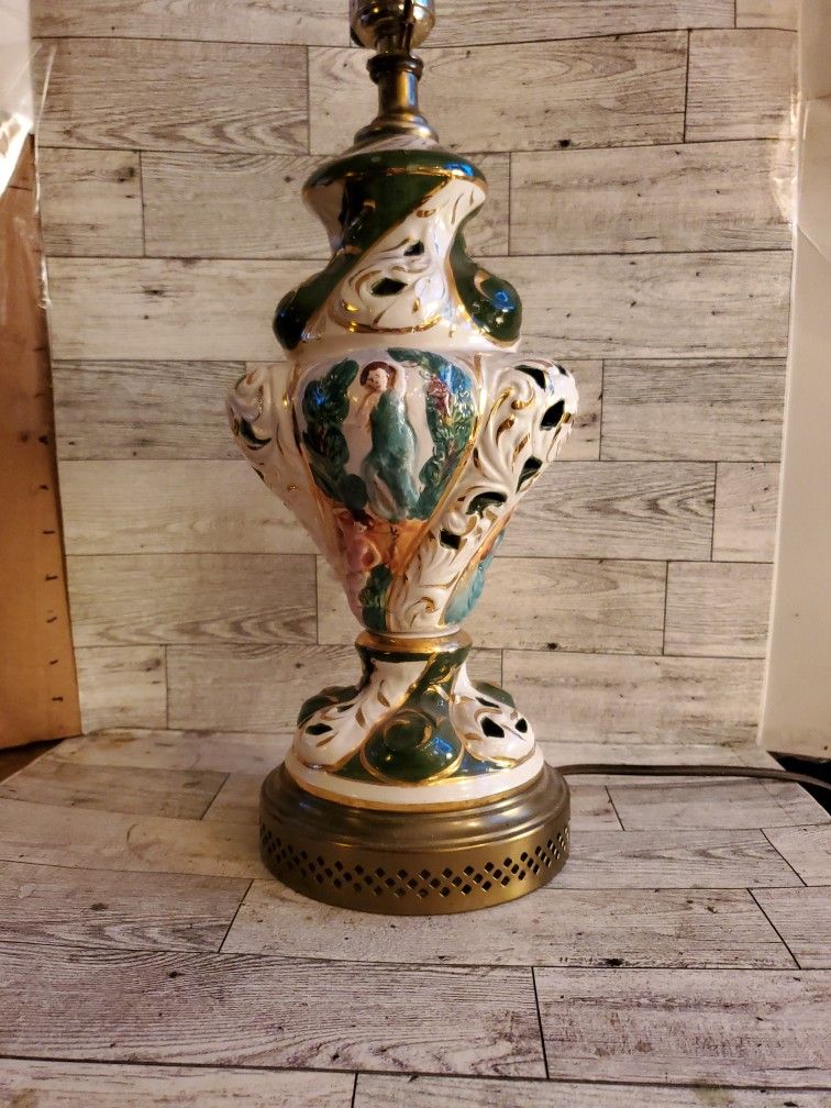 Vintage Capodimonte Made In Italy Lamp