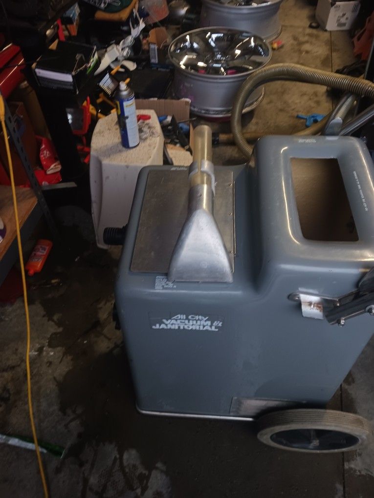 Commercial Carpet Macine Grate Condition No Longer Use It