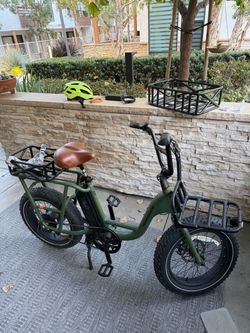 RadRunner 2 E-Bike Cargo Setup – New Knobby Tires, Racks, Baskets, Lock + Helmet