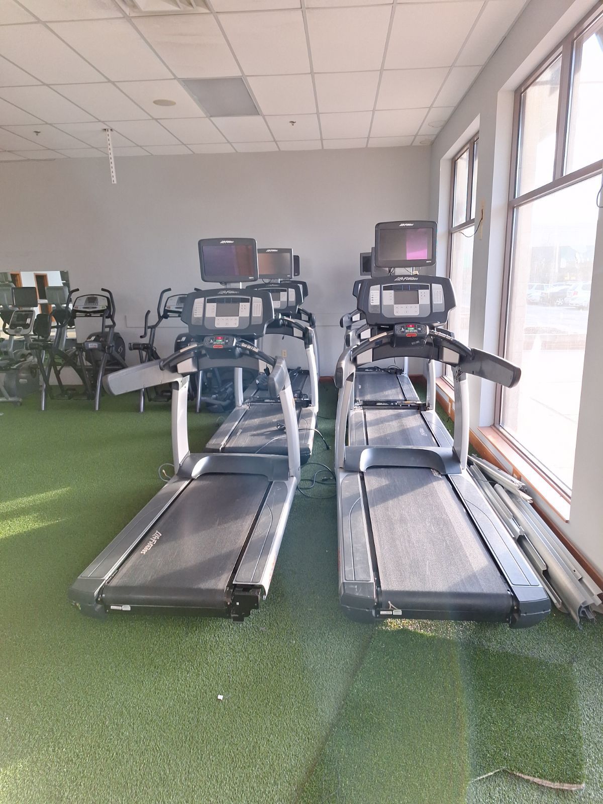 Life fitness elevation Treadmills