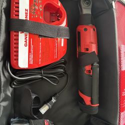 M12 1/4 Ratchet With 2 Batteries And Charger