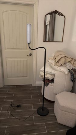 Adjustable cosmetic lamp