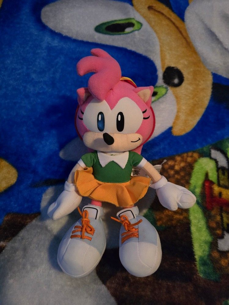GE Classic Amy Plush