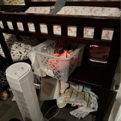 baby changing table 