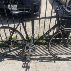 Trek dual sport 8.3ds , giant escape 3