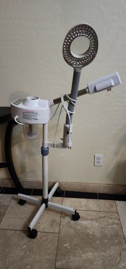 FACIAL STEAMER WITH MAGNIFYING GLASS