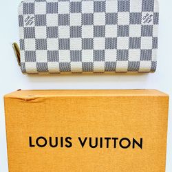 Brand New White And Gray Checked Wallet $75 Includes Box And Dust Bag