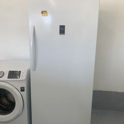 NEW FREEZER AND REFRIGERATOR 2 IN ONE 