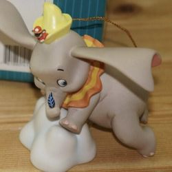 Walt Disney Classic Collection Porcelain Figurine Dumbo Member event piece