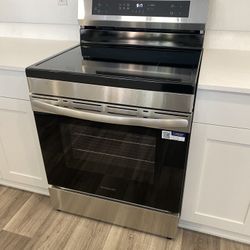 Frigidaire 30" Rear Control Induction Range