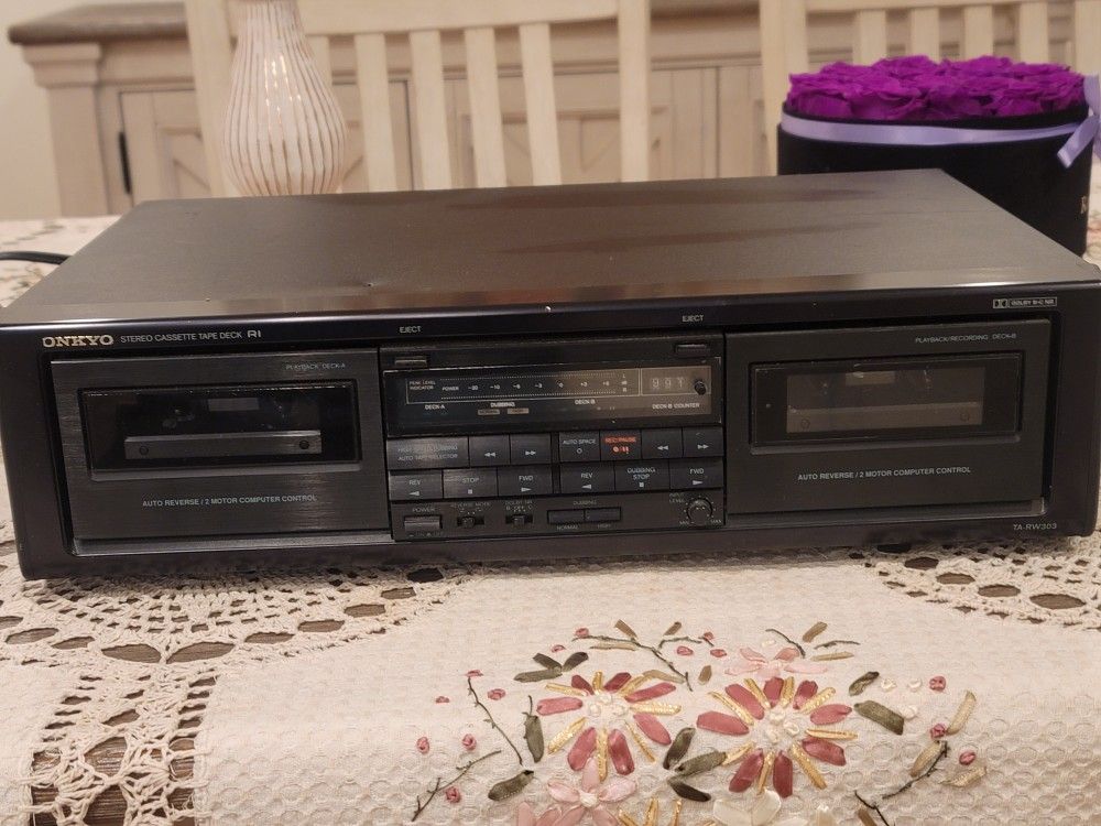 Pioneer video multi channel receiver VSX-525
Onkyo stero cassette tape
TA-RW303