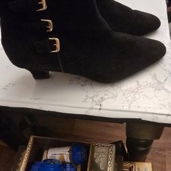 8/ 1/2  Ankle BOOTS Great Condition 