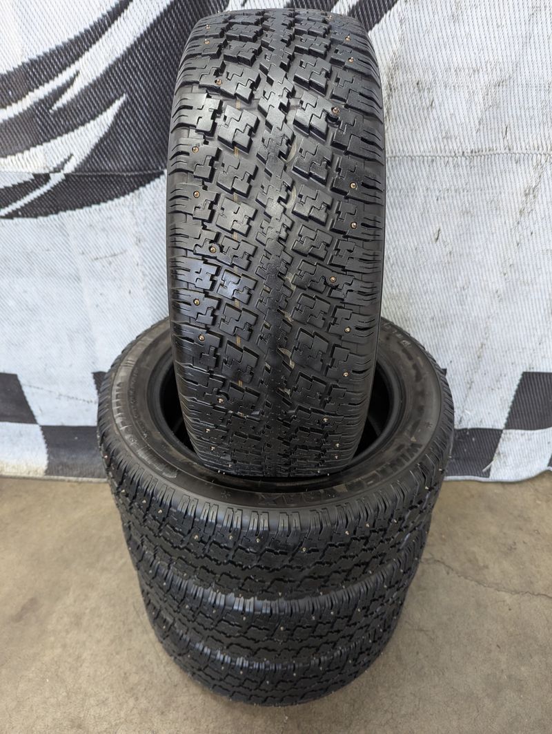 205/55r16 Signet Winter Trax studded snow tires