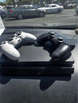 PS4 & 2 controllers