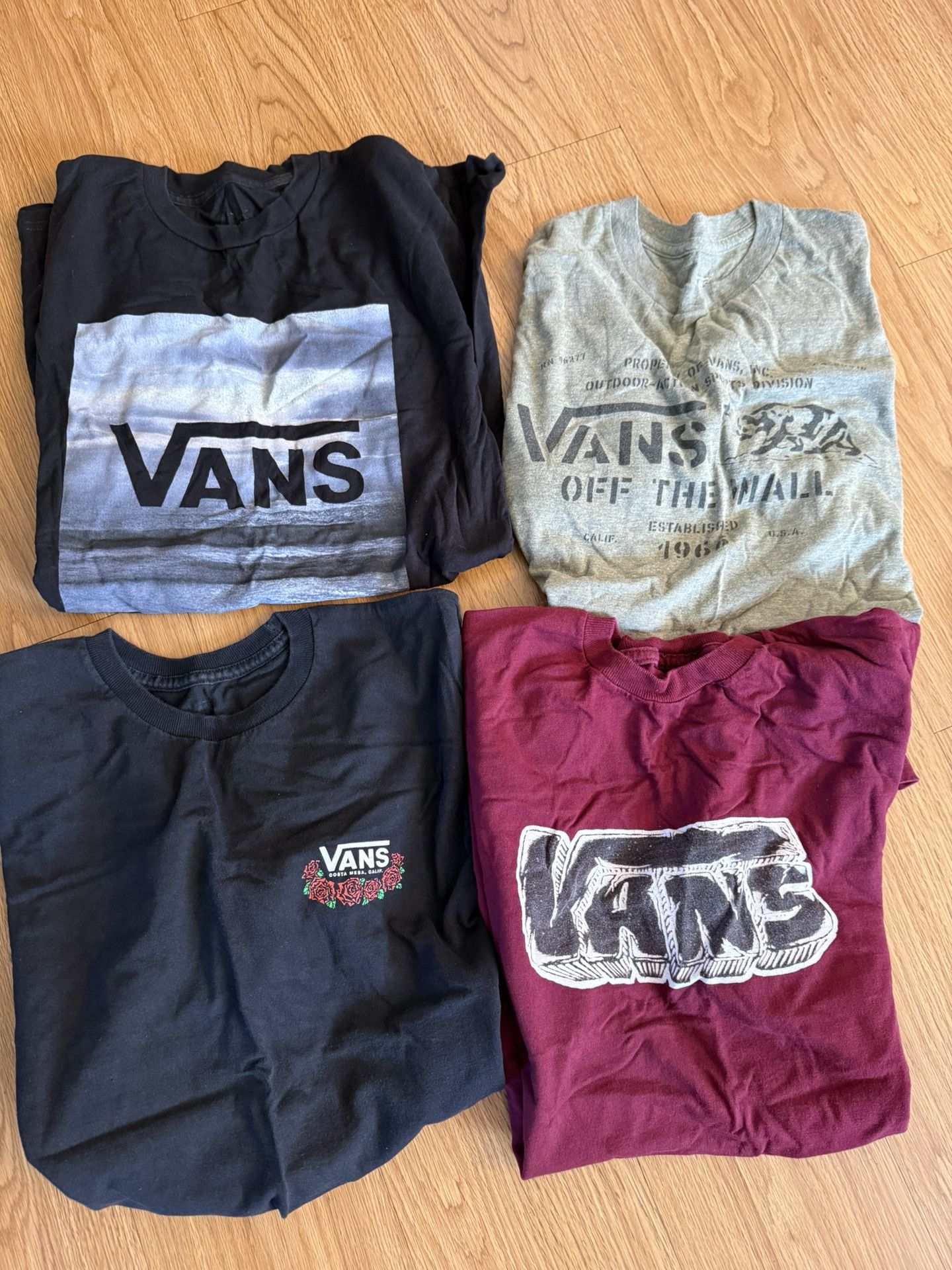 Men Clothes Vans Short Sleeve Shirts Size Medium $4 Each