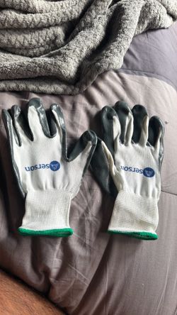 Nitrile dipped work gloves