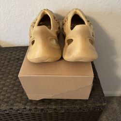 Yeezy Foam Runner 