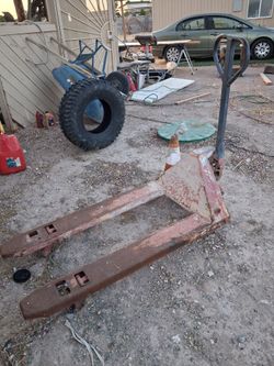 One ton pallet jack