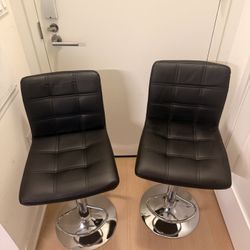 Set of 2 Black Swivel Bar Stools - Modern Style